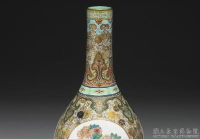 图片[2]-Gall-bladder-shaped vase with flower on a polychrome ground in yangcai painted enamels, Qianlong reign (1736-1795), Qing dynasty-China Archive